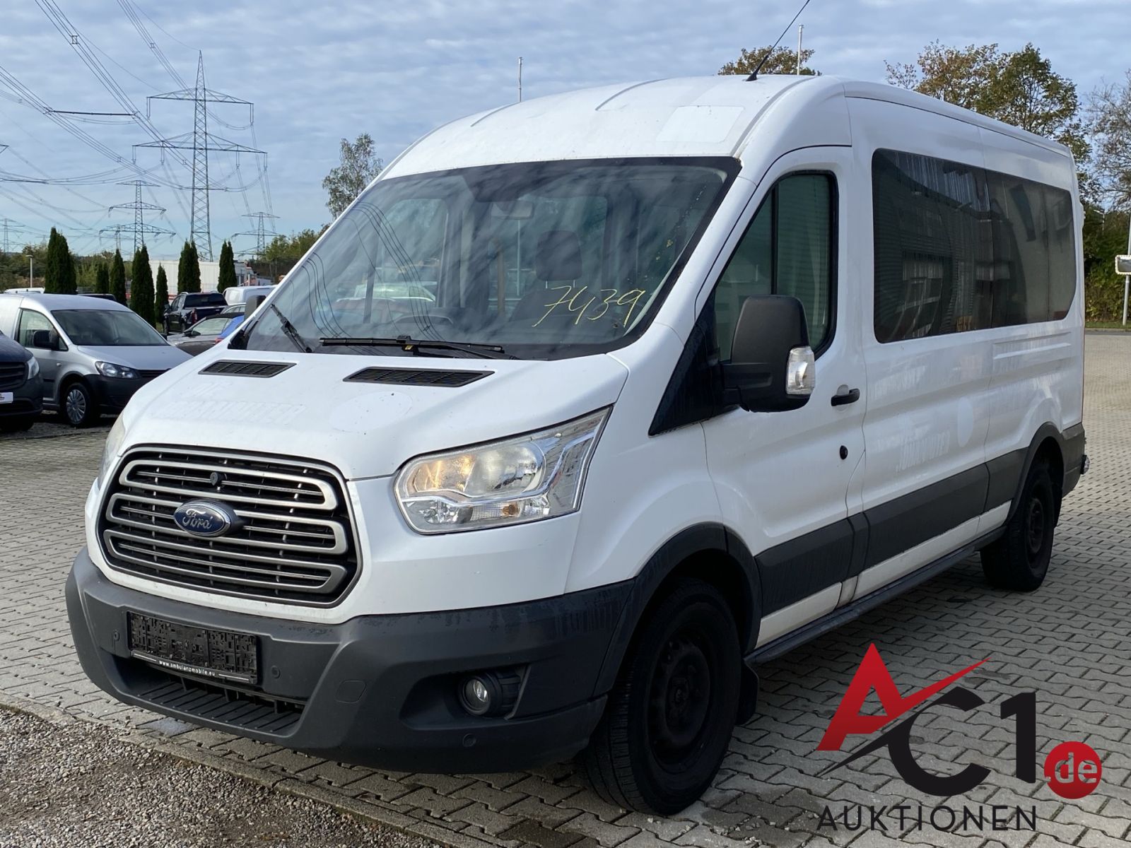 Ford Transit 2.2 TDCi So. KFZ f. Behinderte Rollstuhlgerecht mit elektr. Rollstuhlrampe